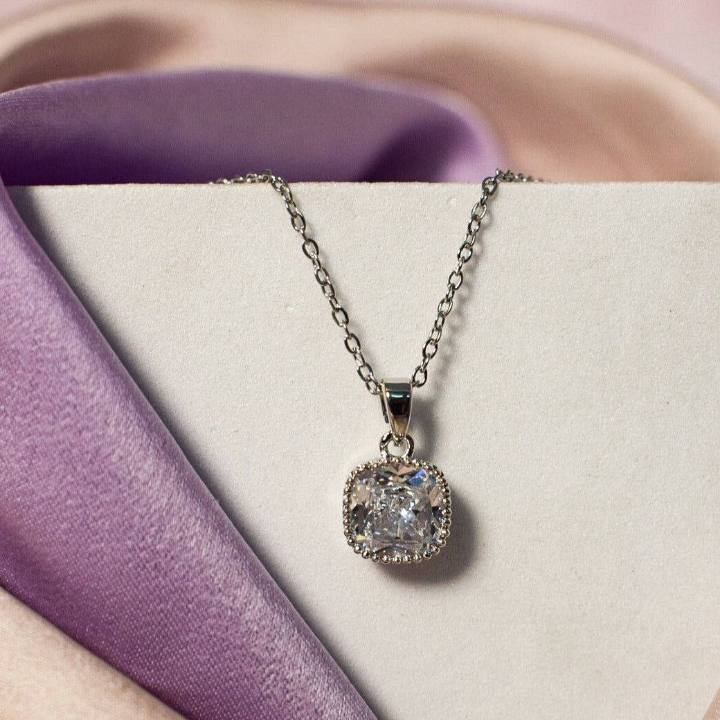 White Gold Luxe Necklace